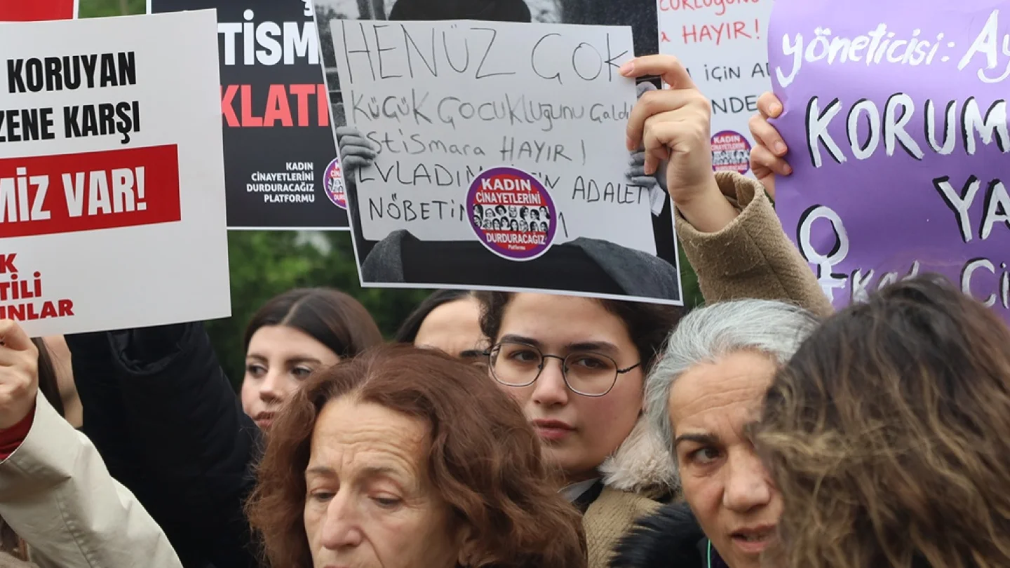 kadın cinayetleri/protesto