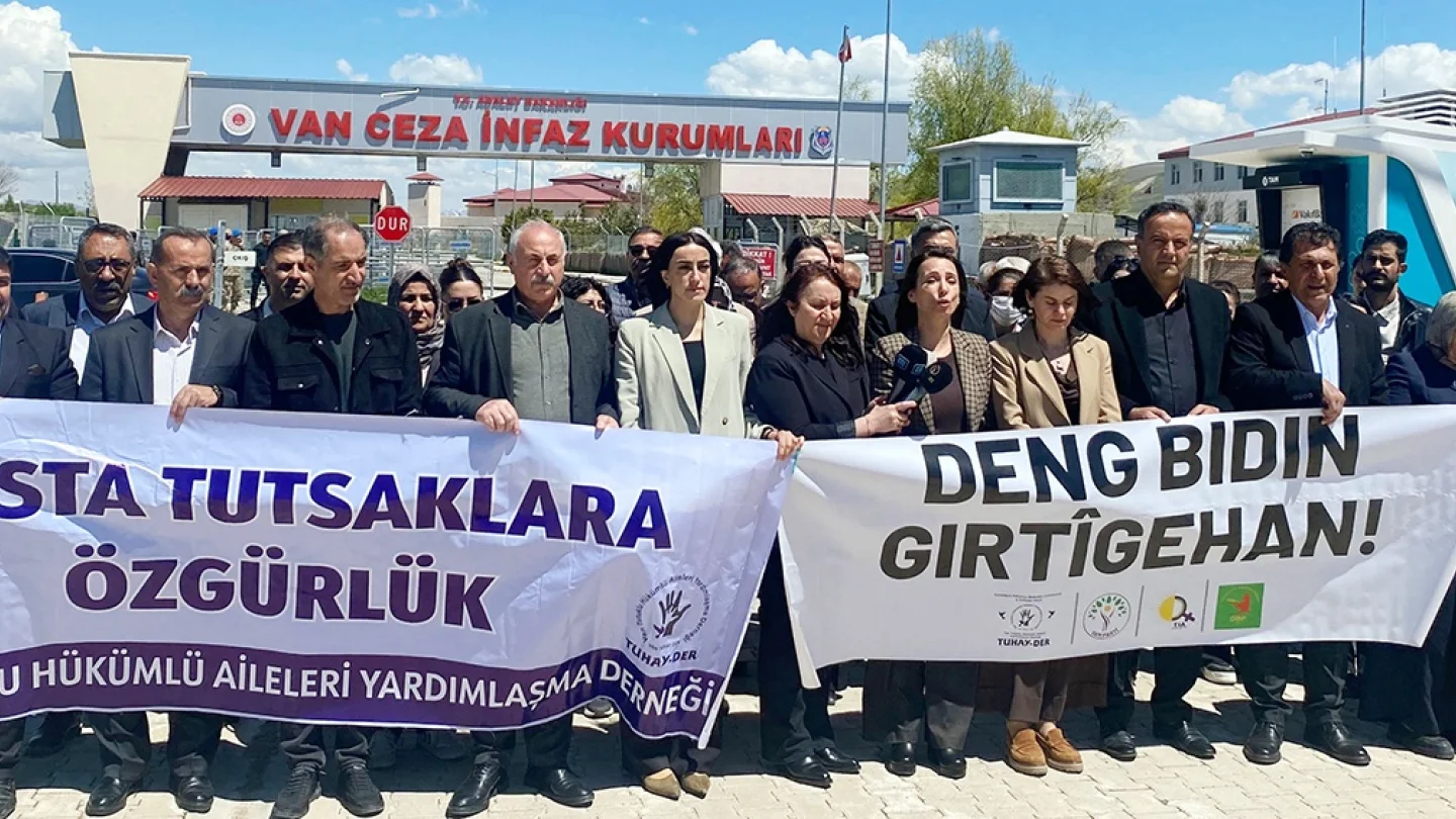 Siyasi tutsaklar açıklama