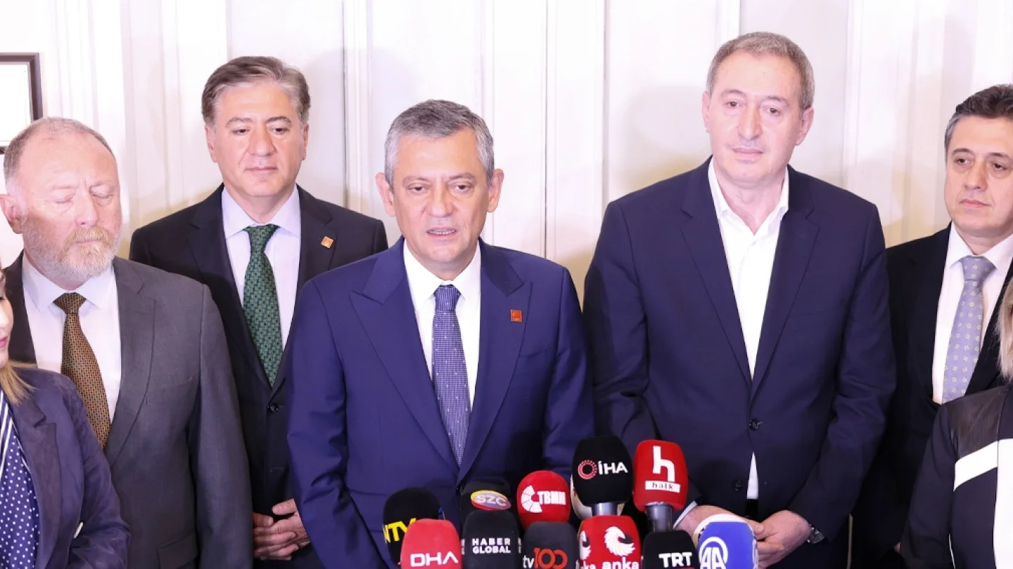 Dem Parti'den Özgür Özel'e ziyaret
