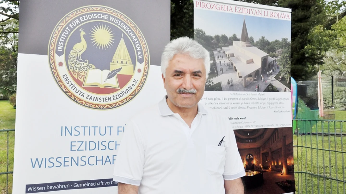Êzîdî Bilimleri Enstitüsü Başkanı Aslan Kızılhan, Avrupa Êzîdî Toplumu Koordinasyonu (AÊTK) tarafından Almanya’nın Löhne kentinde gerçekleştirilen festivalde.
