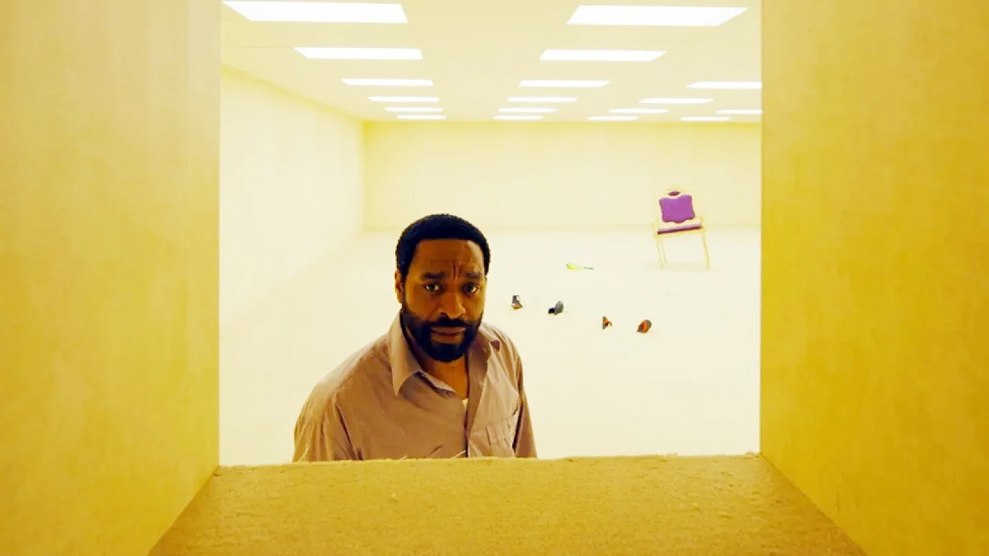 Backrooms filminden bir kare