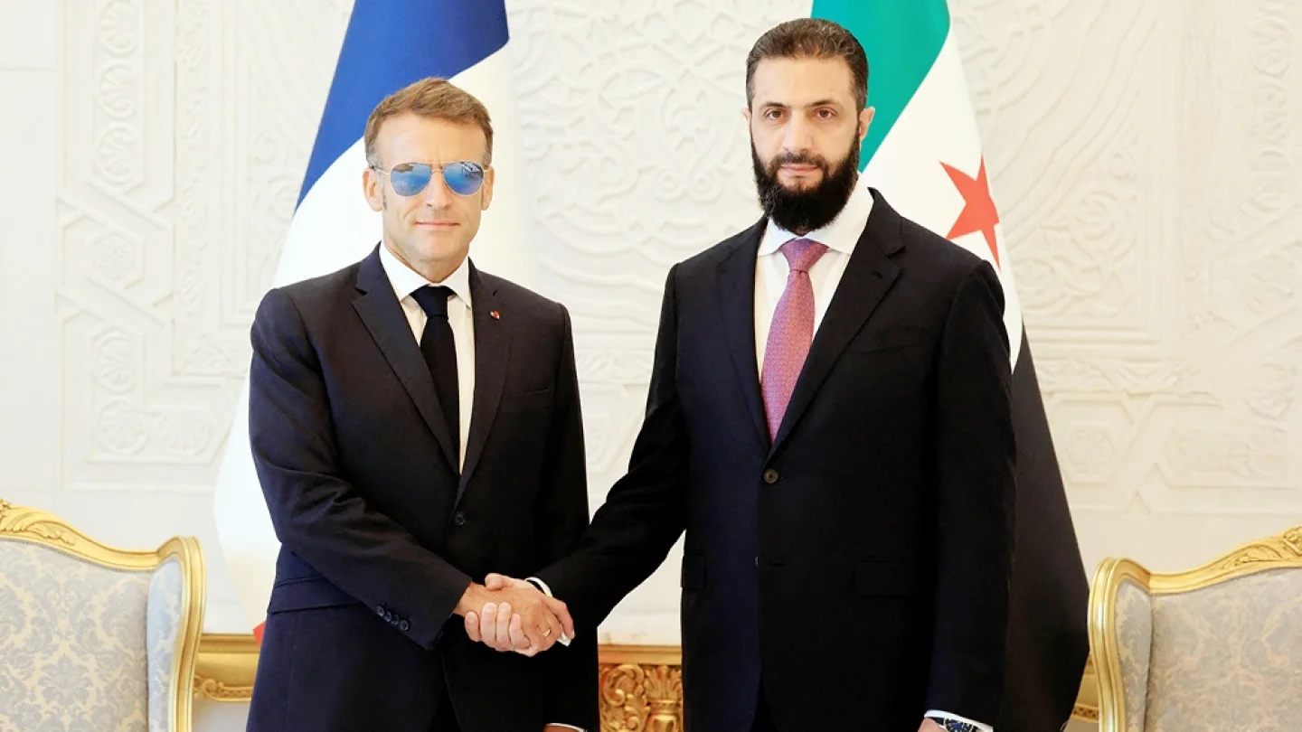 Emmanuel Macron ve Ahmed El Şara (Colani)/foto:AFP