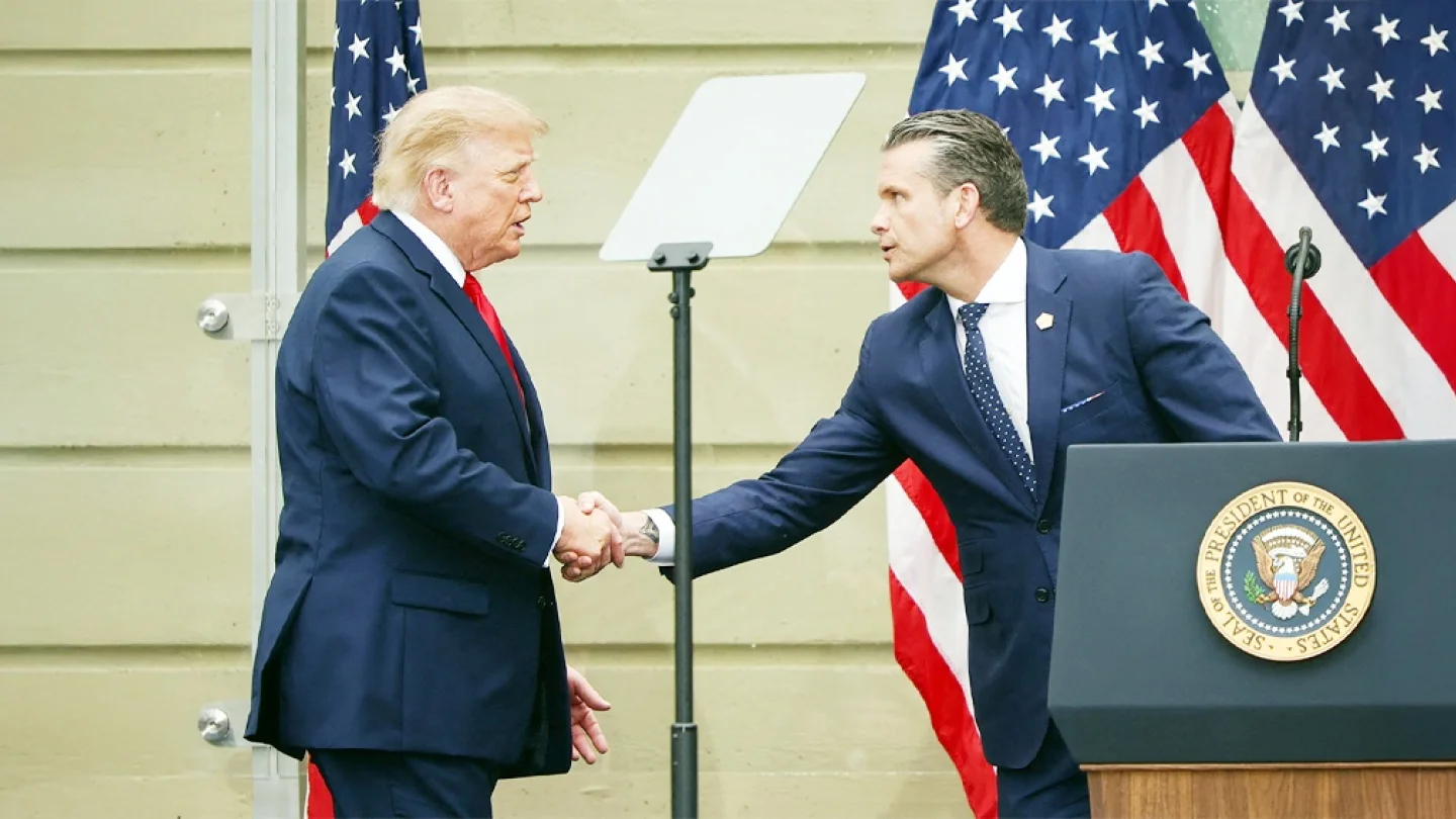 Donalad Trump ve Pete Hegseth/foto:AFP