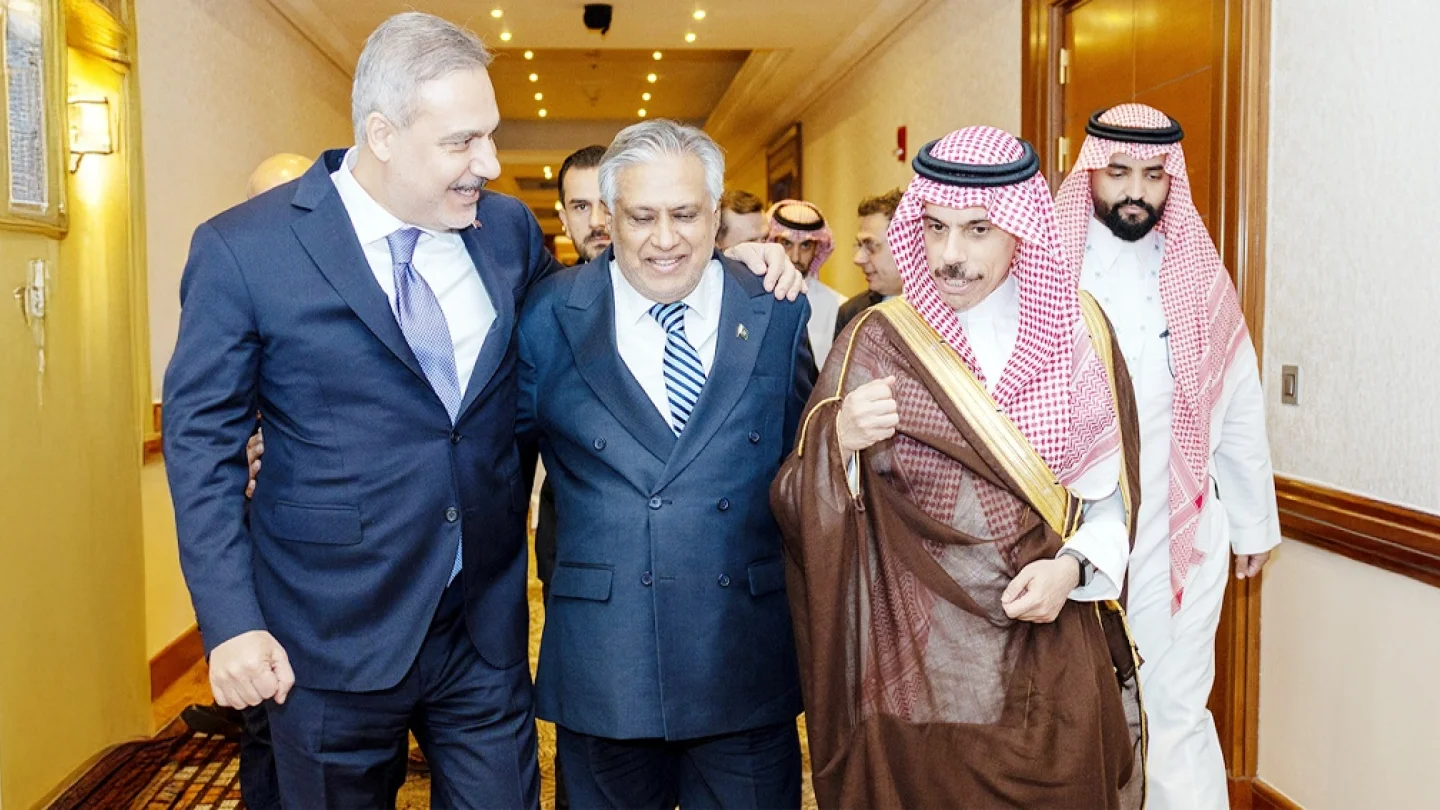 Hakan Fidan, Muhammed İshak Dar ve Faysal bin Ferhan Riyad/foto:AFP