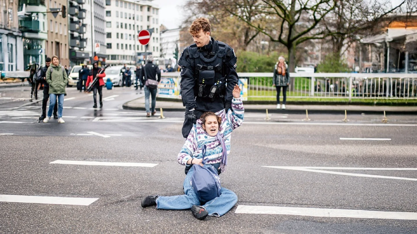 Polis şiddet/Almanya/foto:AFP