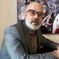 Kutsal bir şemsiye altında...