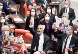 Gergerlioğlu bu iktidara ayna tutmuştur