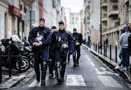 Batı’da adım adım polis devletine doğru