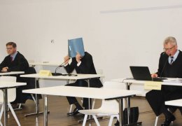 Katil tek değildi babası da oradaydı 