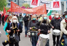 Kapitalist sömürüye karşı binler buluştu