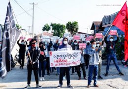 Darbeye karşı “Devrim baharı” gösterileri