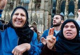 Her dernekte ayak izleri saklı