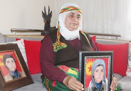 Babasının yanına defnedildi