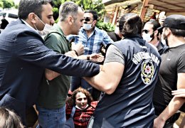 Demokrasi yürüyüşüne devlet saldırısı