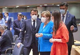 AP öncelikle Kürt soykırımını durdurmaya bakmalı