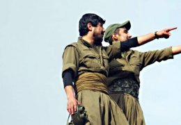 Bir damla gözyaşı ve gül 