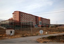 Tecavüz soruşturmasında 5 memura takipsizlik 