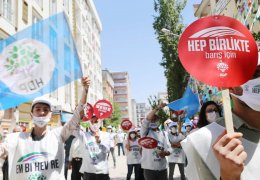 HDP’liler coşkuyla yürüyor