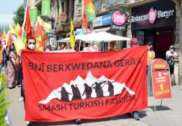 Gençler Strasbourg’da tecridi kınadı