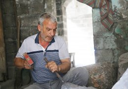 30 yıldır taşa şekil veriyor