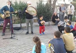 'Arka mahalle' tercihimiz  bir tür özeleştiriydi