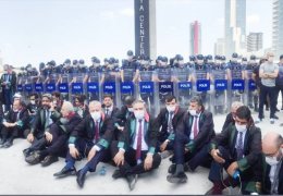 Baro başkanlarına polis saldırısı