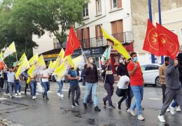 Gençlerden tecrit ve işgal protestosu