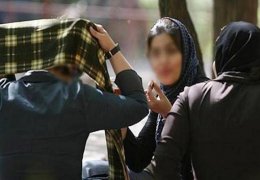 Başını tam örtemeyen kadına şiddet