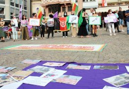 Afganistanlı kadınların yanındayız