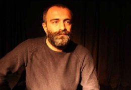 ‘Tiyatrocular devlete çok bel bağlıyor’