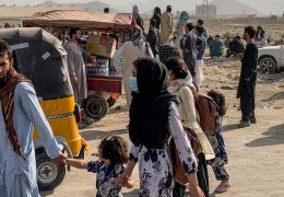 Hepsi tepişiyor, halk eziliyor