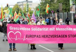 Berlin'de binler adil bir toplum için yürüdü