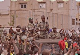 Gine'de askeri darbe