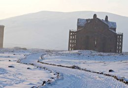 Ani antik kenti Türkleştiriliyor