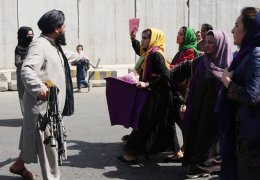Afganistanlı kadınlar Taliban’ı gömecek