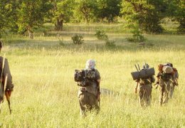 Gerilla etkili eylemlerle yanıt veriyor