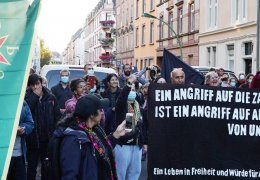  Zapatistalar Frankfurt’ta Kürtlerle buluştu