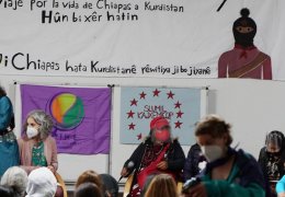 Zapatistalı kadınlar Kürt kadınlarıyla buluştu