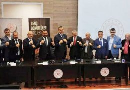 Her şeye karışıyorlar