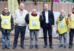 AP vekilleri: Tecrit derhal son bulmalı