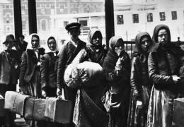 Anıtsal tarihten geriye kalan