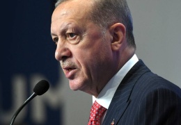 Üzüntülerini sunup geldi