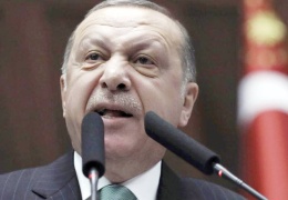 Diktatörün seçimde ajitasyonu