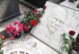 Ahmet Kaya’nın mezarına saldırı