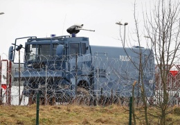 Mülteciler küçük gruplarla sınırı geçiyor 