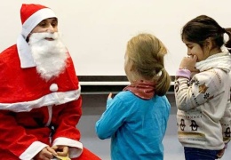 Mexmûr ve Şengalli çocuklar için okul çantası