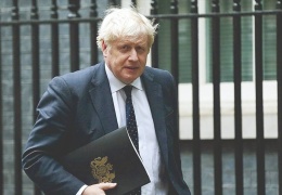 Johnson’a ‘istifa et’ baskısı