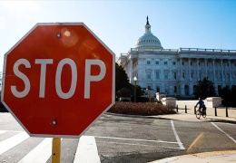 ABD Senatosu’ndan zorunlu aşıya ret