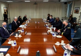 ABD ve İsrail İran’a yöneliyor