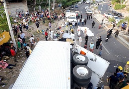 54 göçmen tır kasasında can verdi